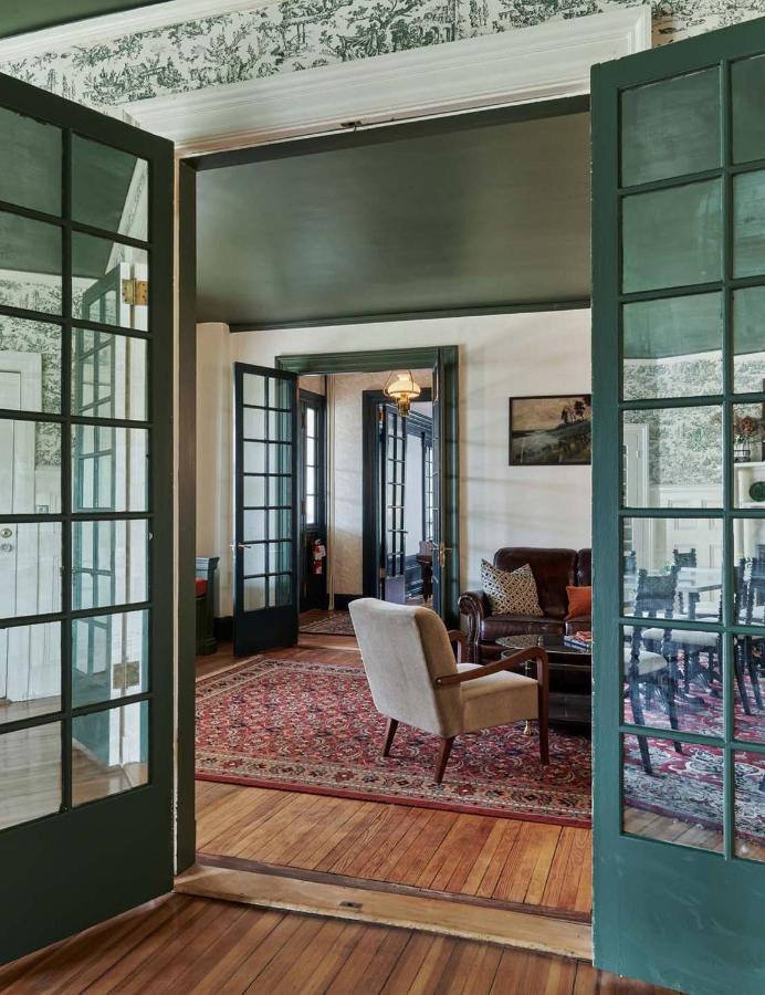 The Dewey 4*